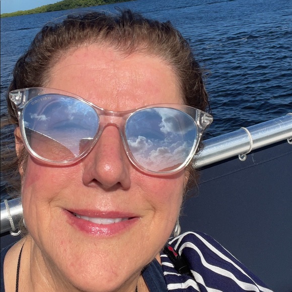 Meet your Posher, Cindee - Picture 2 of 2